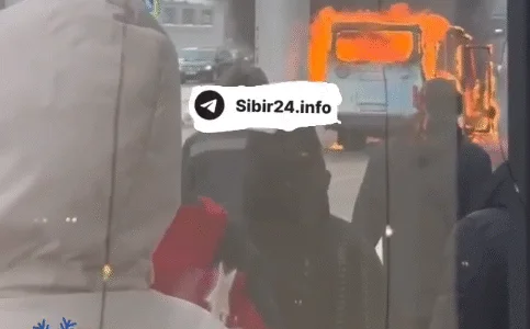 Маршрутка сгорела в Барнауле
