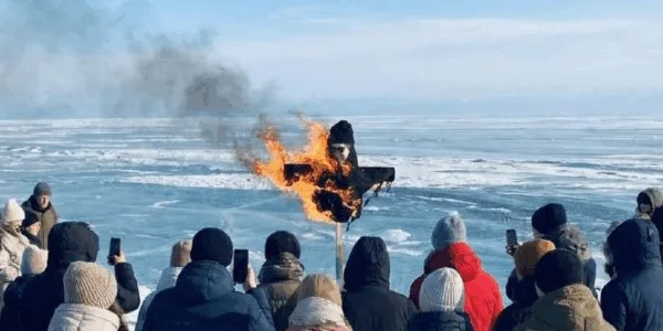 Чучело Шамана сожгли на Байкале